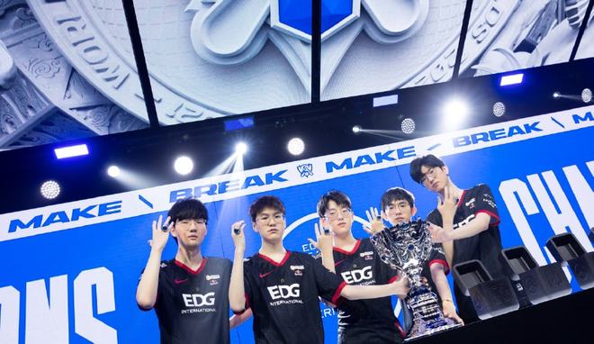 深层次的潜 深层次的潜