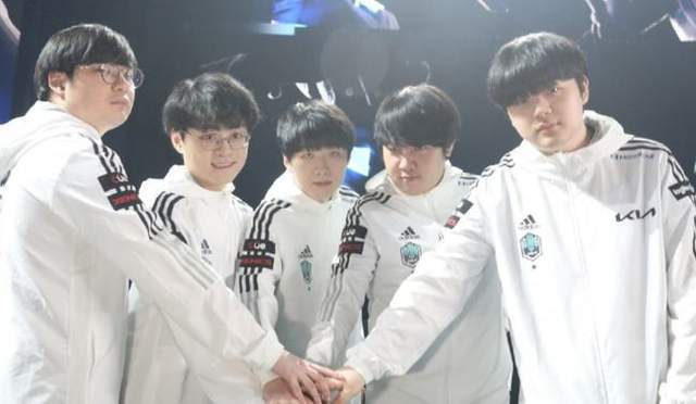 翼无球跑动 翼无球跑动