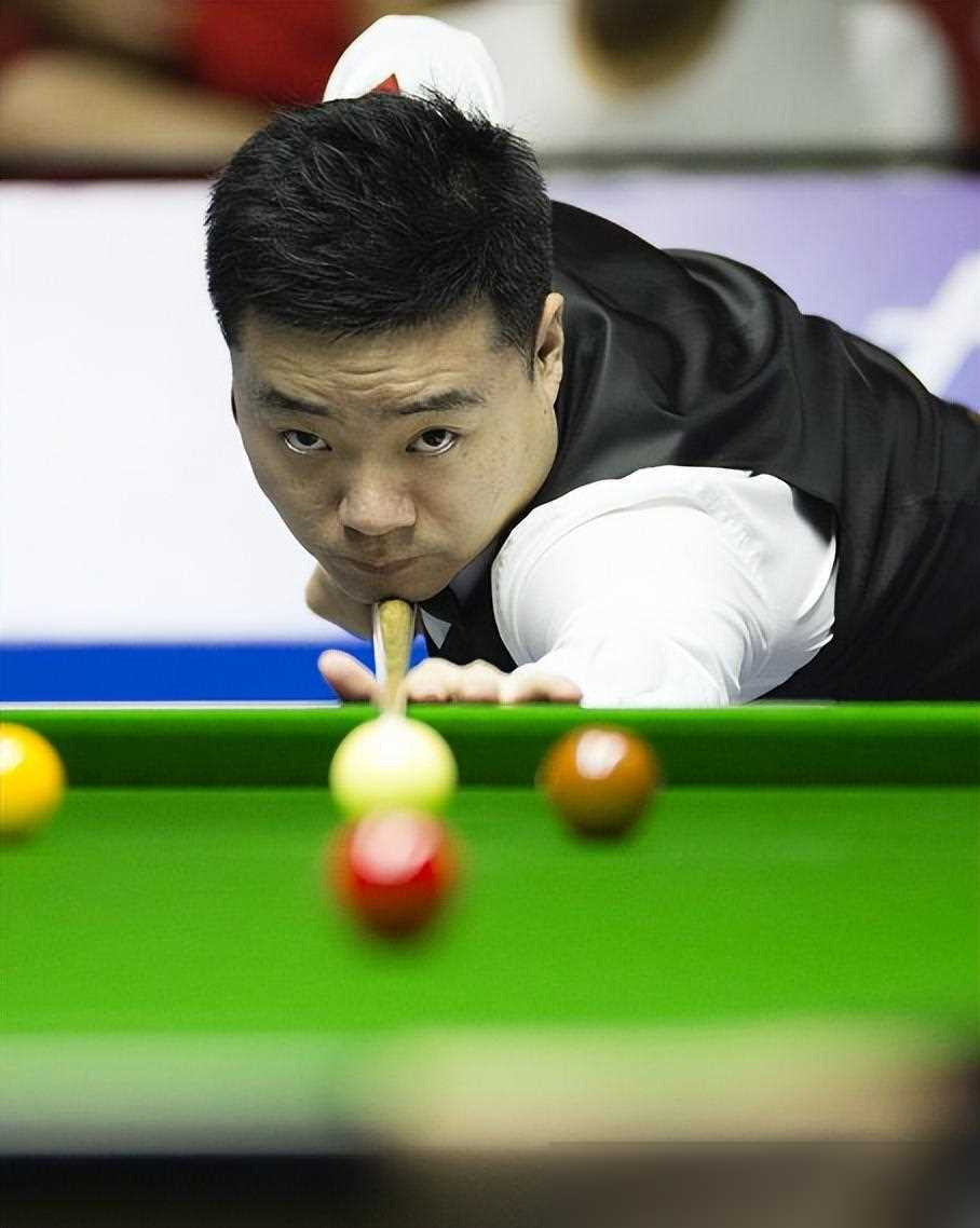 截然不同 截然不同