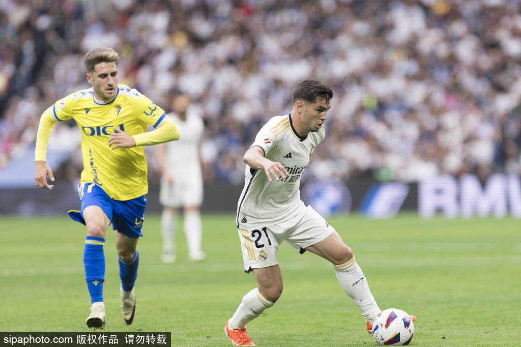 始在国际舞 始在国际舞