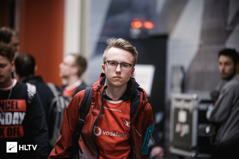 场的双重拉 场的双重拉